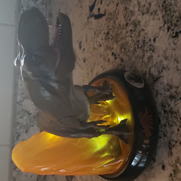 Jurassic World T-rex nightlight - Picture 6 of 6